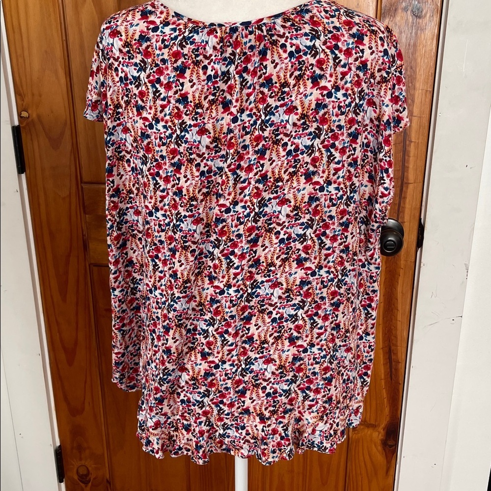 Liz Claiborne Short Sleeve Top XL red pink blue floral rayon scoop neck feminine - Picture 3 of 7